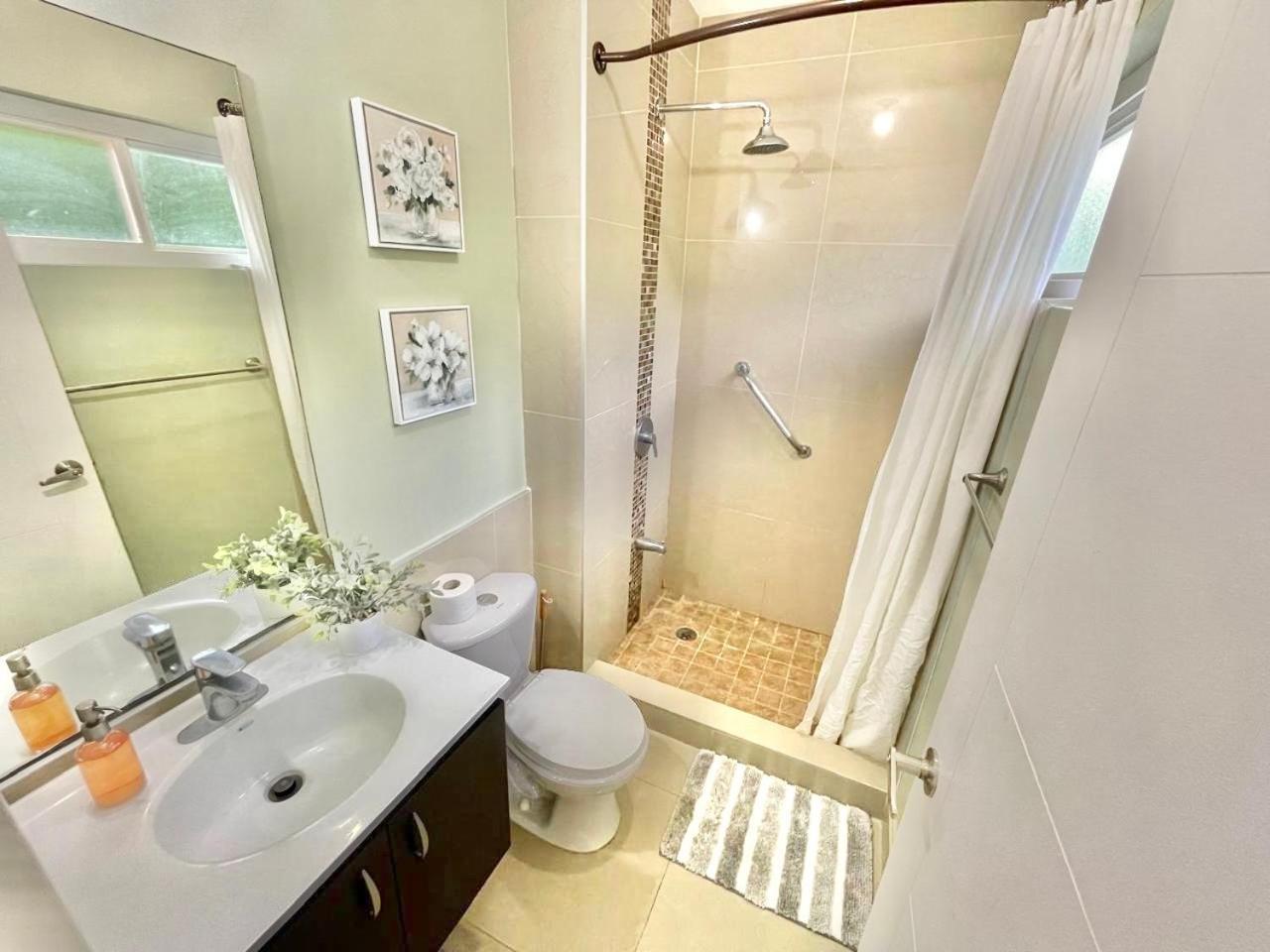 Modern 3 Bedroom Condo In Private Community #8 Petit Valley エクステリア 写真