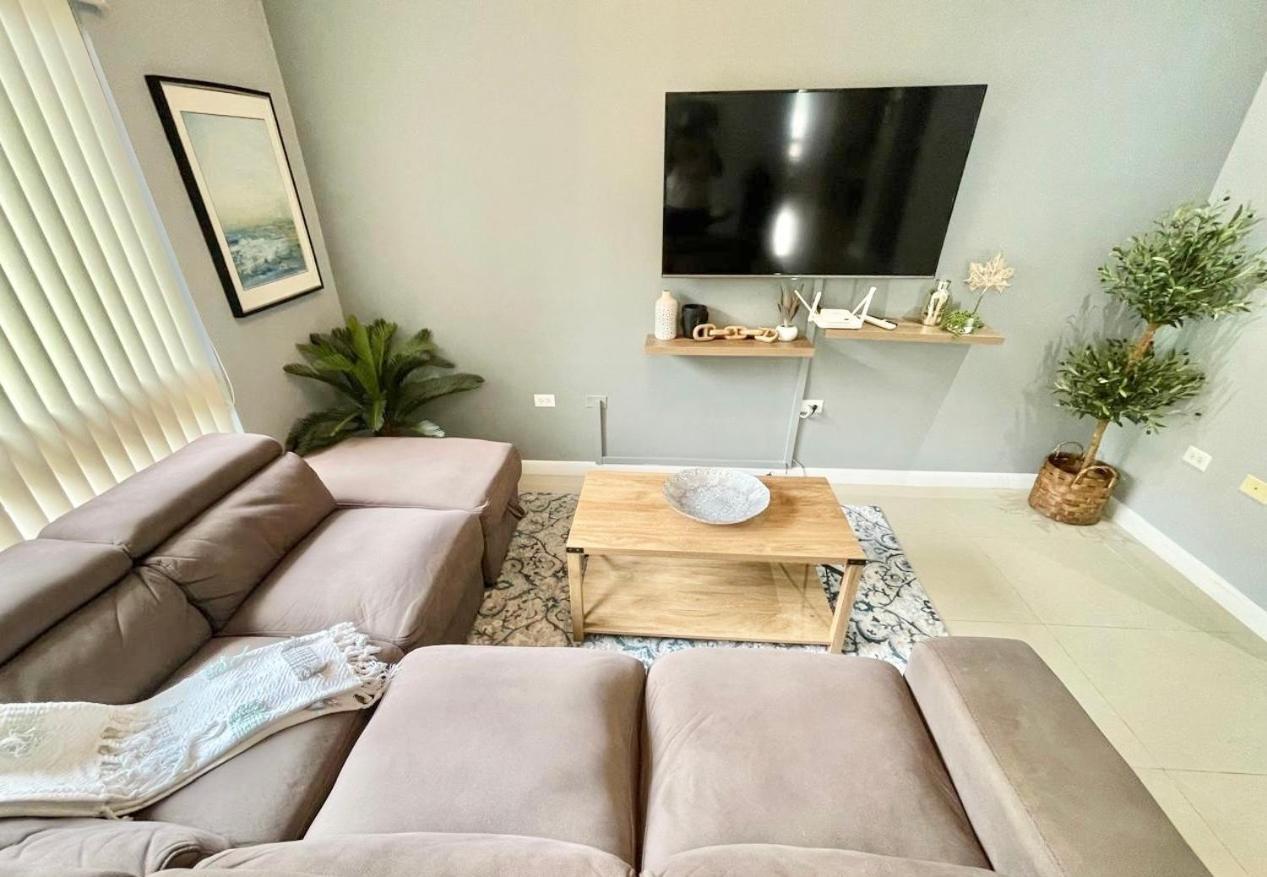 Modern 3 Bedroom Condo In Private Community #8 Petit Valley エクステリア 写真